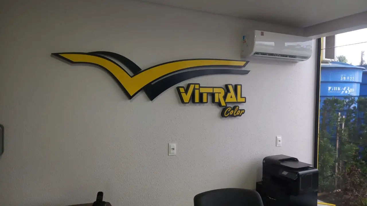 Letreiro em chapa galvanizada — Vitral