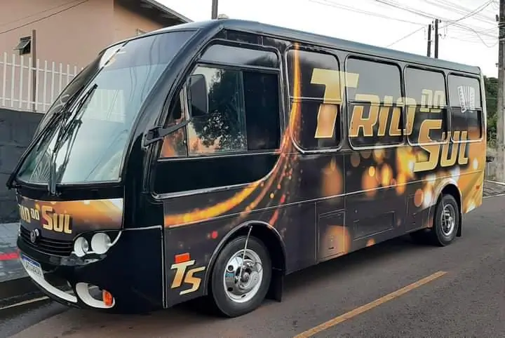 Envelopamento de micro-ônibus — Trio do Sul